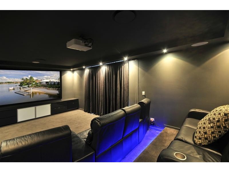 20 Salacia Avenue, Mermaid Waters QLD 4218