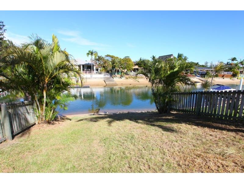 50 Poinciana Boulevard, Broadbeach Waters QLD 4218