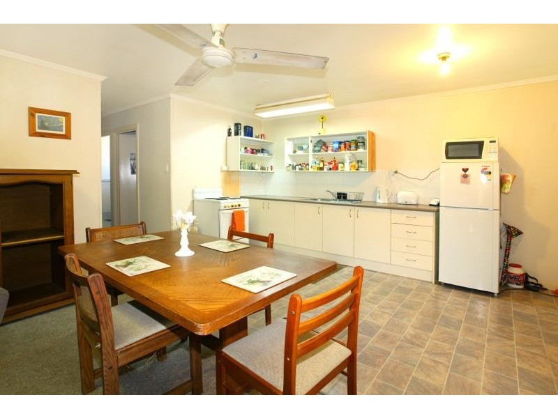 50 Poinciana Boulevard, Broadbeach Waters QLD 4218