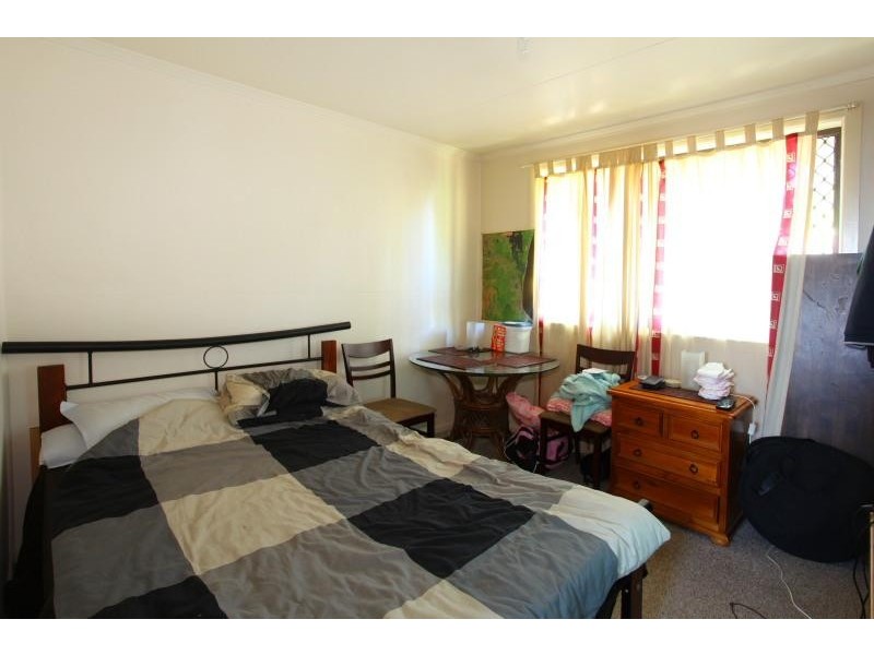 50 Poinciana Boulevard, Broadbeach Waters QLD 4218