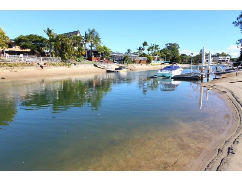 50 Poinciana Boulevard, Broadbeach Waters QLD 4218