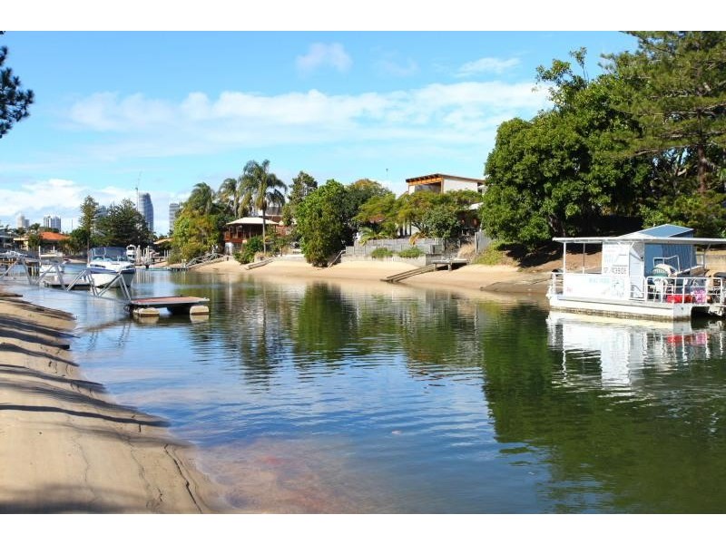 50 Poinciana Boulevard, Broadbeach Waters QLD 4218