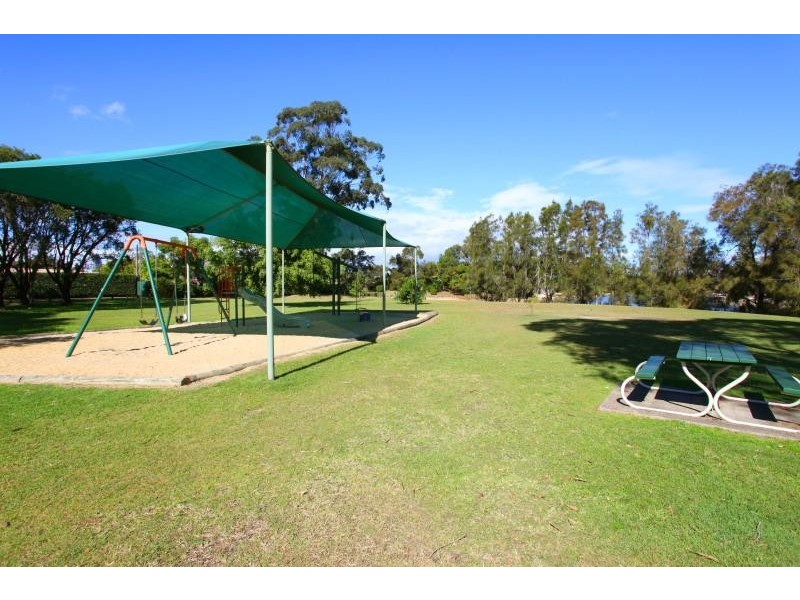 50 Poinciana Boulevard, Broadbeach Waters QLD 4218