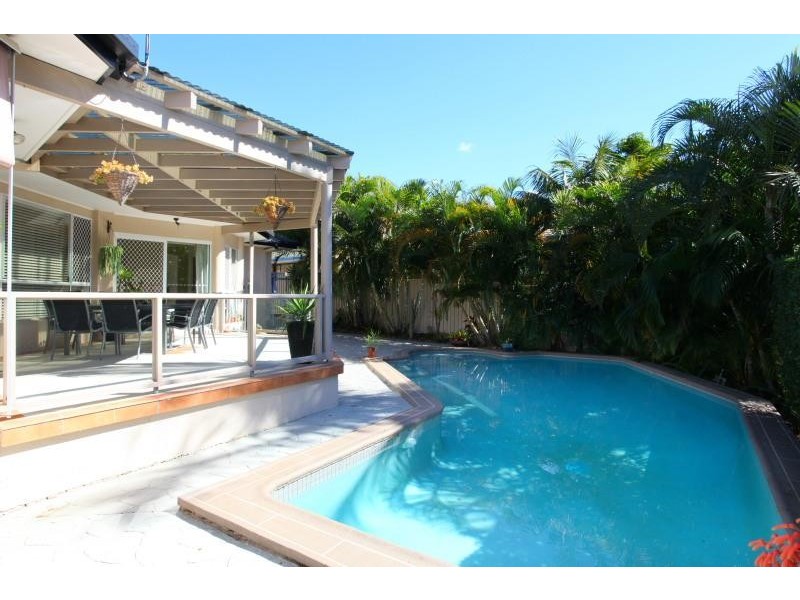 5 Northwood Close, Robina QLD 4226