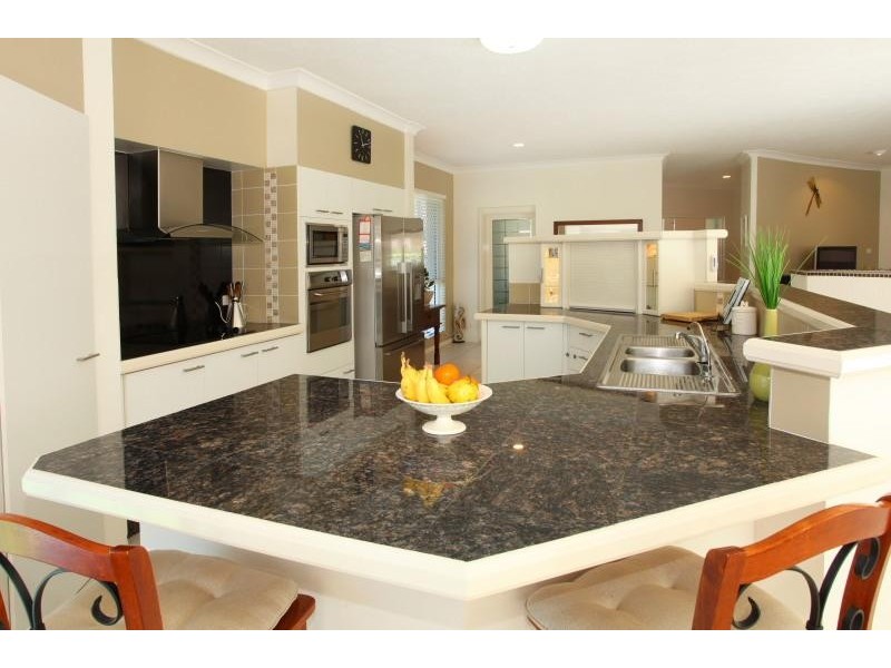 5 Northwood Close, Robina QLD 4226