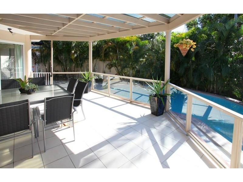 5 Northwood Close, Robina QLD 4226
