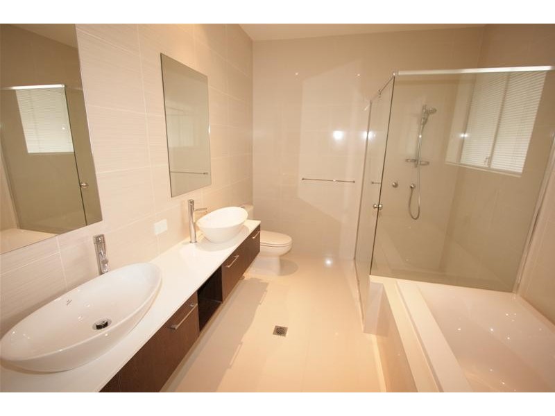 5/5055 Emerald Island Drive, Carrara QLD 4211