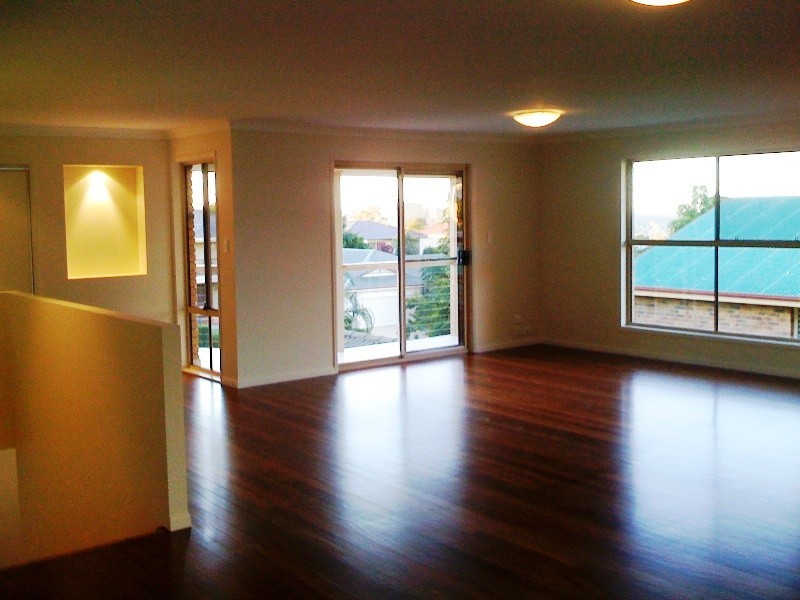 52 Armstrong Way, Highland Park QLD 4211