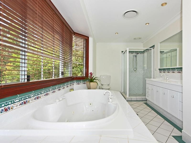 38 Walker Drive, Worongary QLD 4213