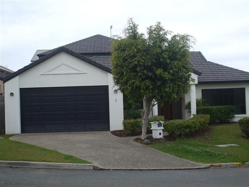 1 Tahoe Place, Varsity Lakes QLD 4227