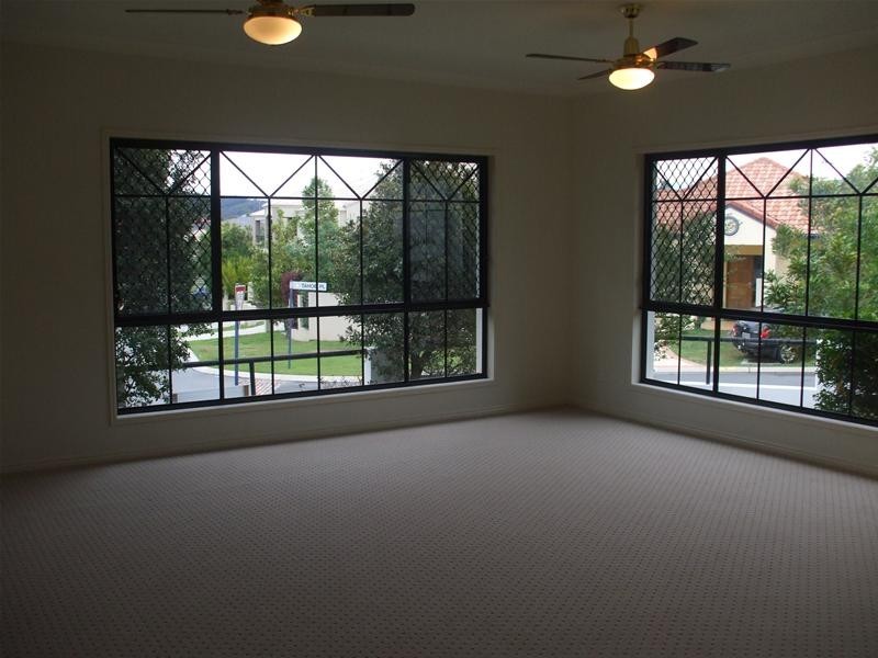 1 Tahoe Place, Varsity Lakes QLD 4227