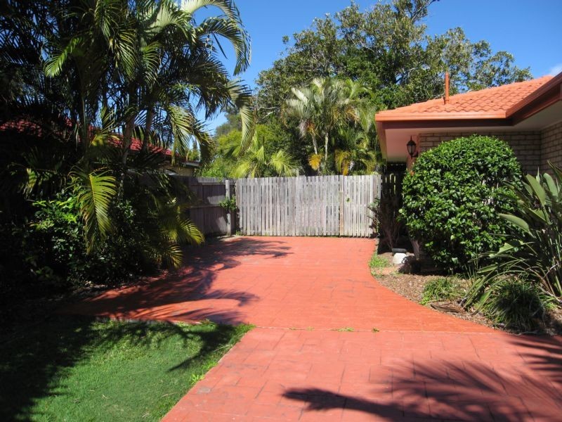 25 Outrigger Drive, Robina QLD 4226
