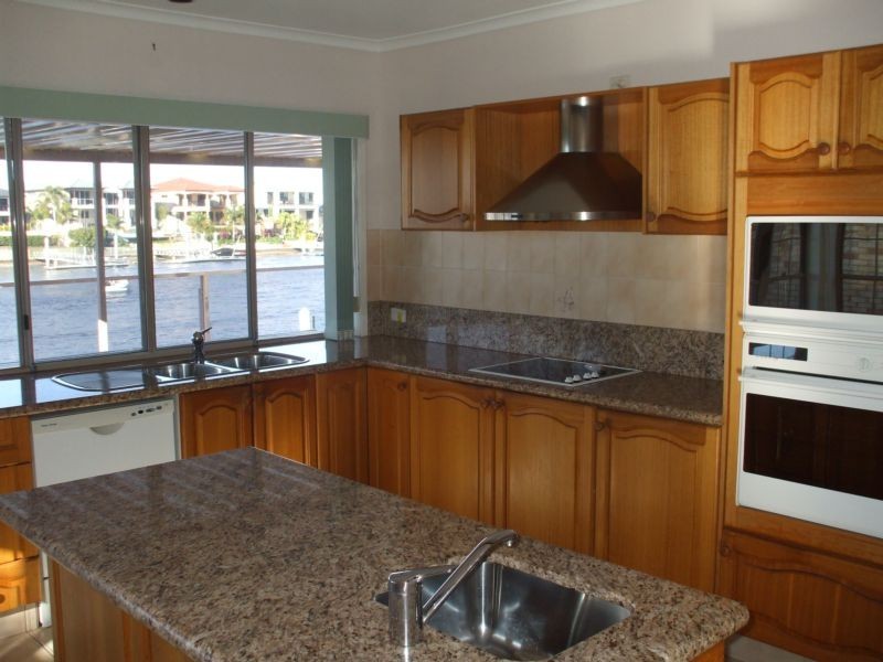 40 Witt Avenue, Carrara QLD 4211