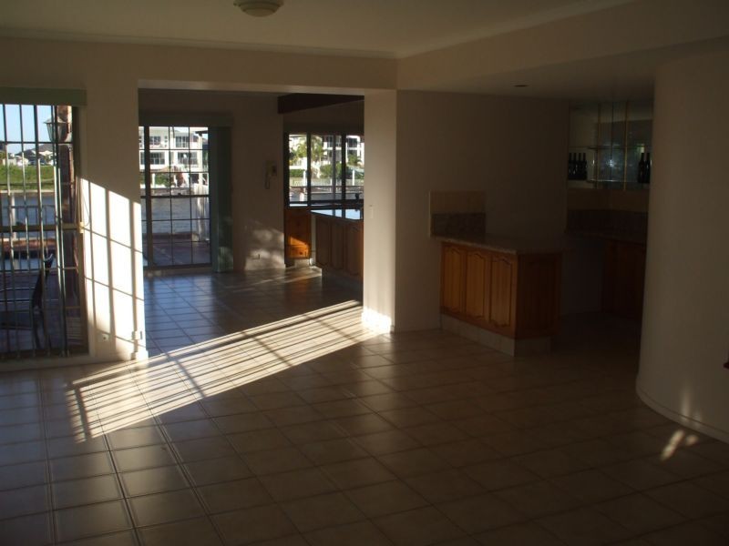 40 Witt Avenue, Carrara QLD 4211