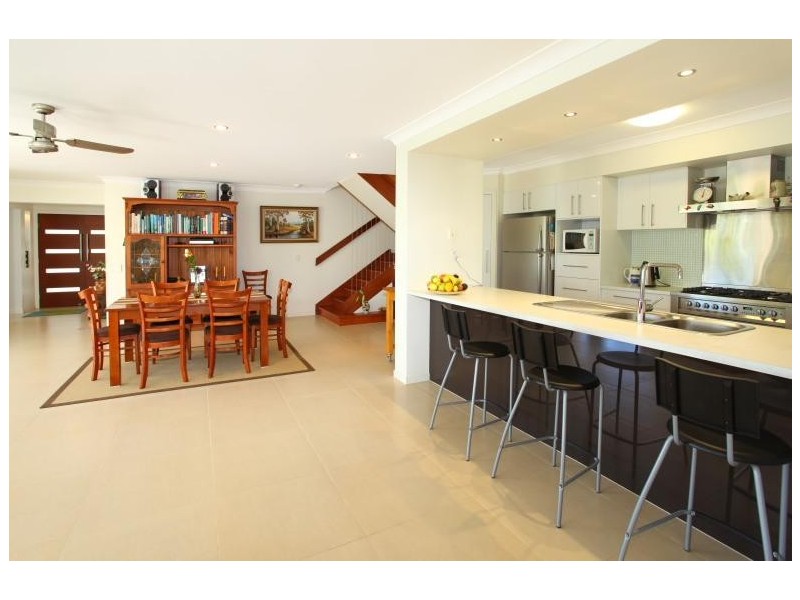 9 Oxford Court, Robina QLD 4226