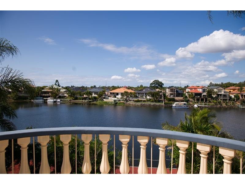 Clear Island Waters QLD 4226