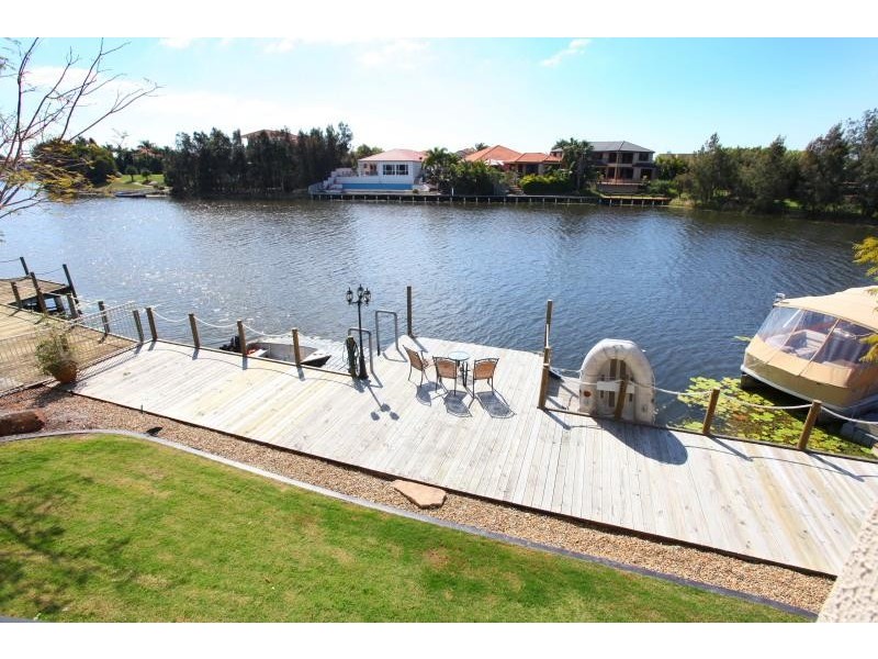 Clear Island Waters QLD 4226