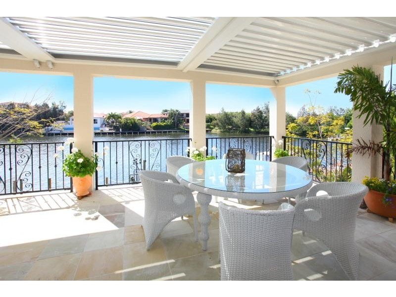 Clear Island Waters QLD 4226