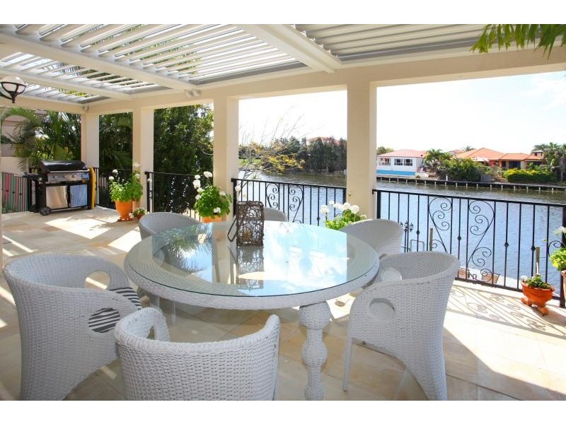 Clear Island Waters QLD 4226