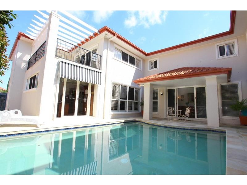 Clear Island Waters QLD 4226