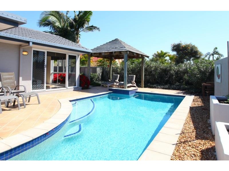 1 Kuranda Drive, Robina QLD 4226