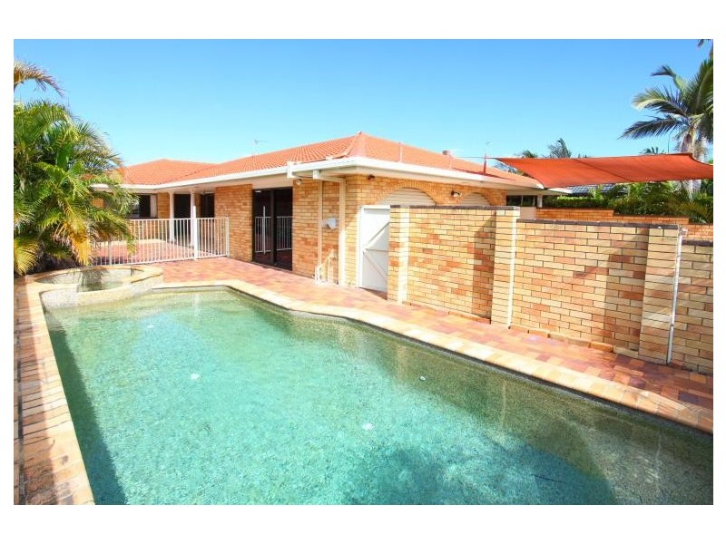 21 Pilot Court, Mermaid Waters QLD 4218