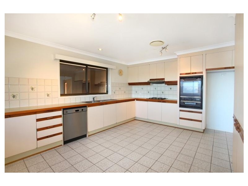 21 Pilot Court, Mermaid Waters QLD 4218