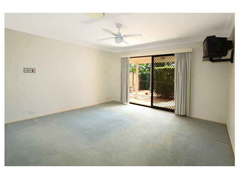 21 Pilot Court, Mermaid Waters QLD 4218