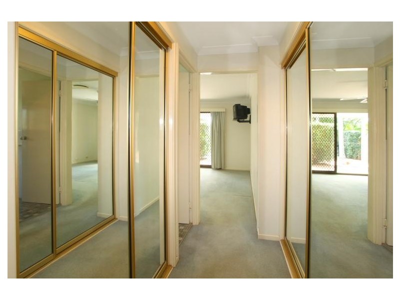 21 Pilot Court, Mermaid Waters QLD 4218