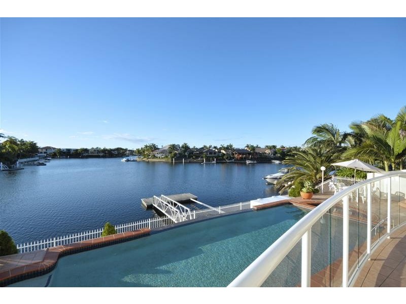 15 Karabella Court, Mermaid Waters QLD 4218