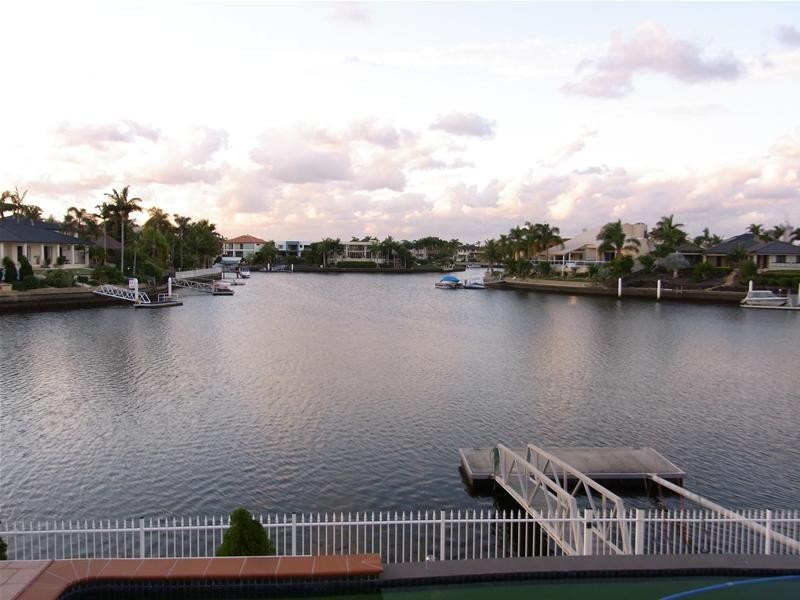 15 Karabella Court, Mermaid Waters QLD 4218