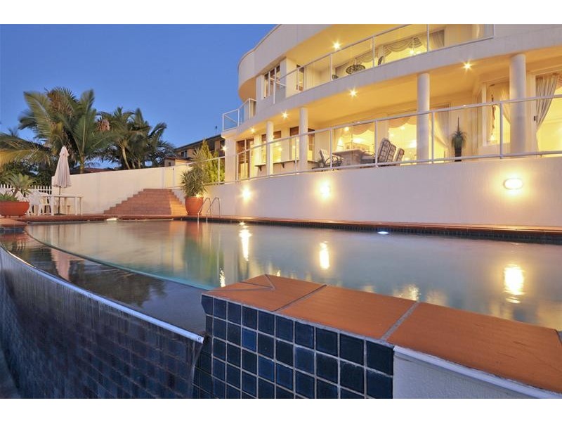 15 Karabella Court, Mermaid Waters QLD 4218