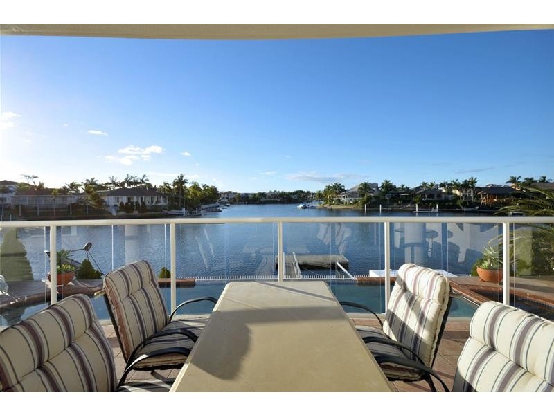 15 Karabella Court, Mermaid Waters QLD 4218