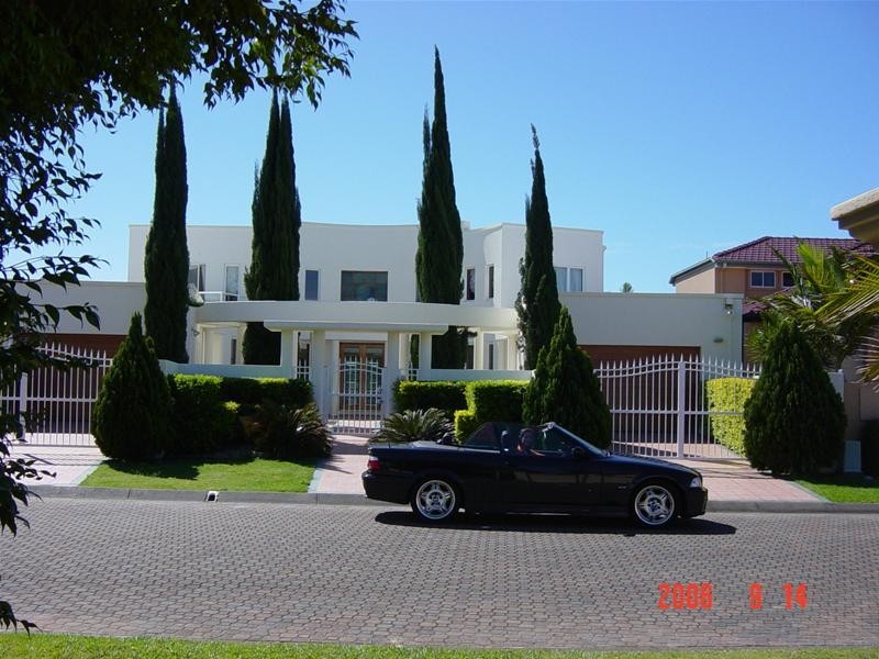 15 Karabella Court, Mermaid Waters QLD 4218