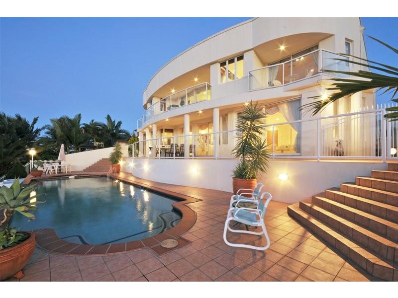 15 Karabella Court, Mermaid Waters QLD 4218