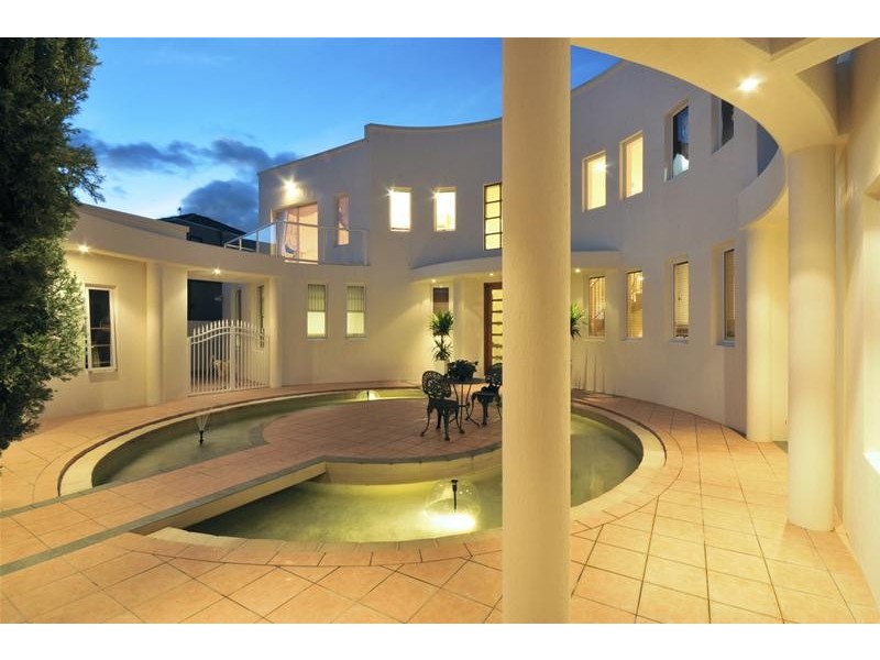 15 Karabella Court, Mermaid Waters QLD 4218