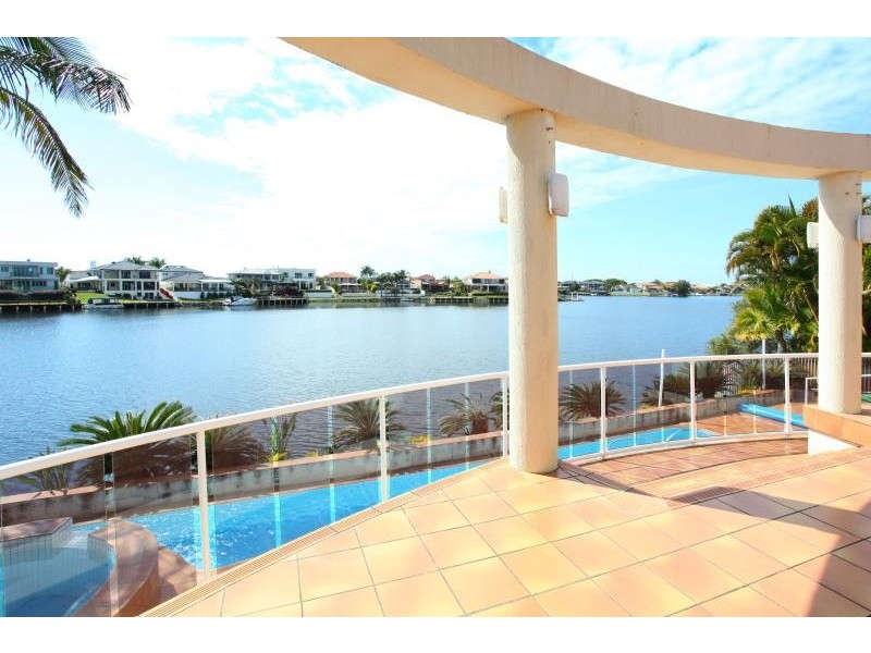 Clear Island Waters QLD 4226