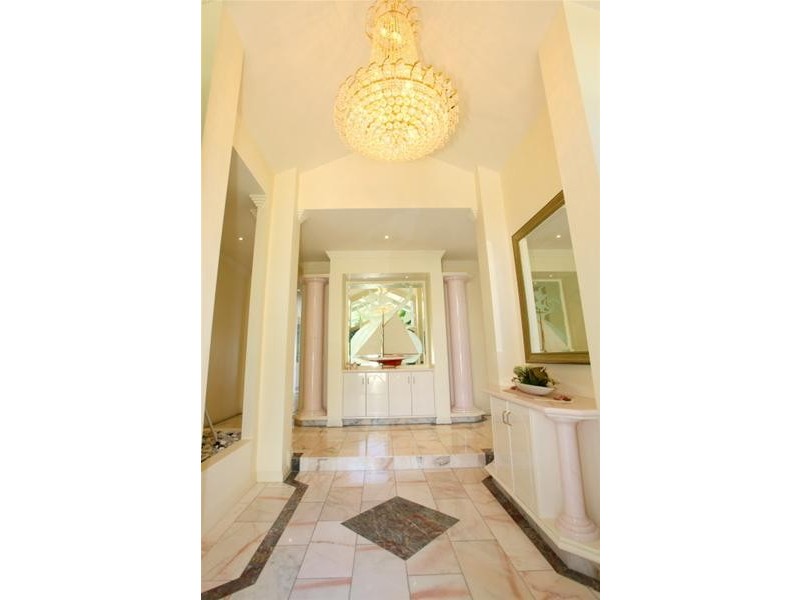 Clear Island Waters QLD 4226