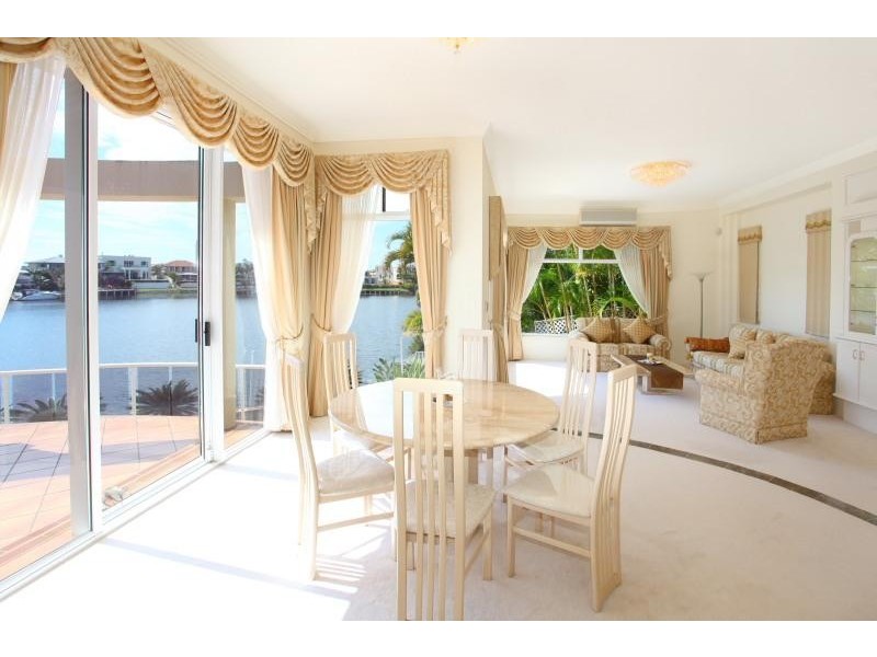 Clear Island Waters QLD 4226