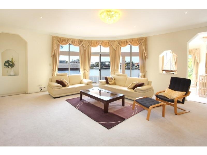 Clear Island Waters QLD 4226