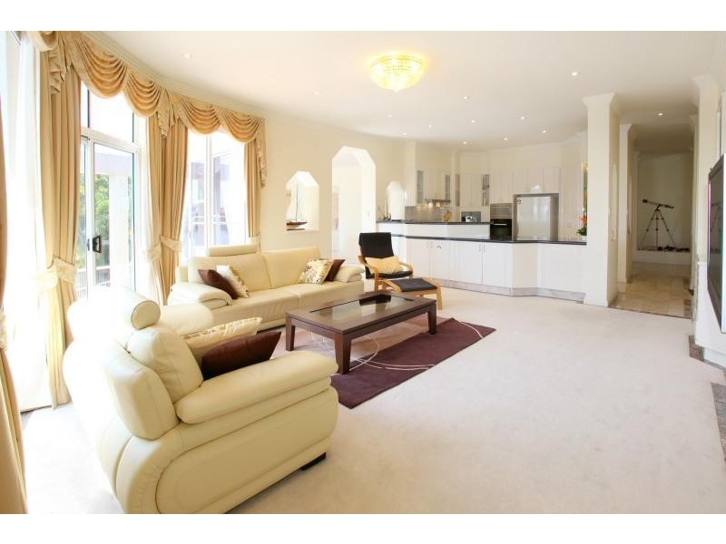 Clear Island Waters QLD 4226