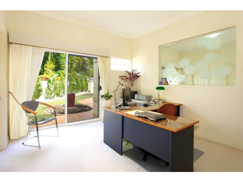 Clear Island Waters QLD 4226