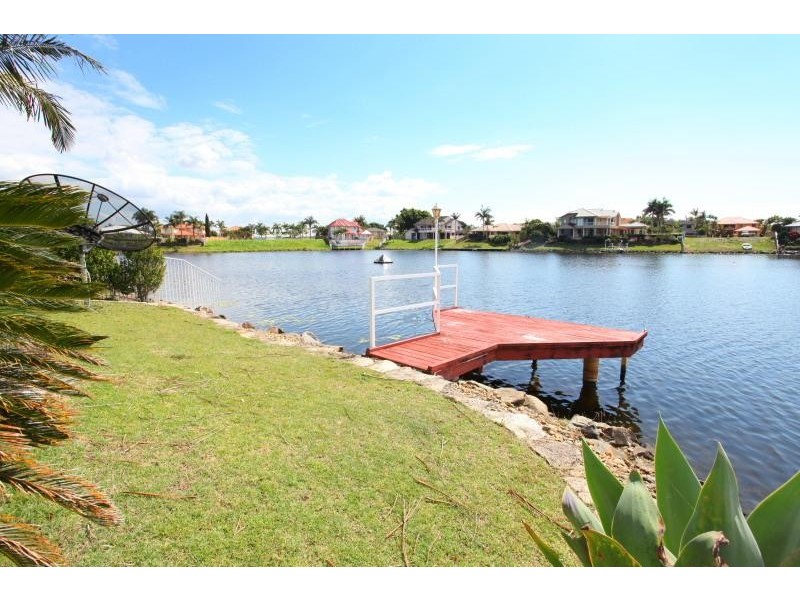 Clear Island Waters QLD 4226