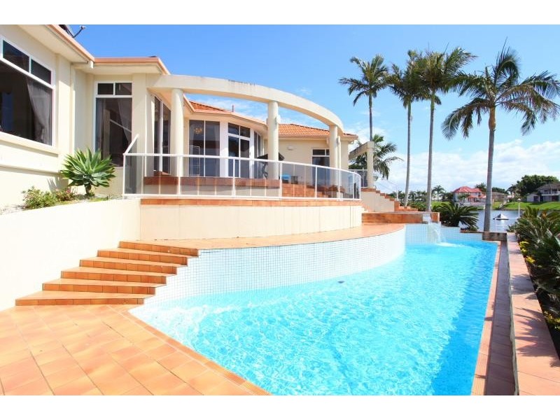 Clear Island Waters QLD 4226