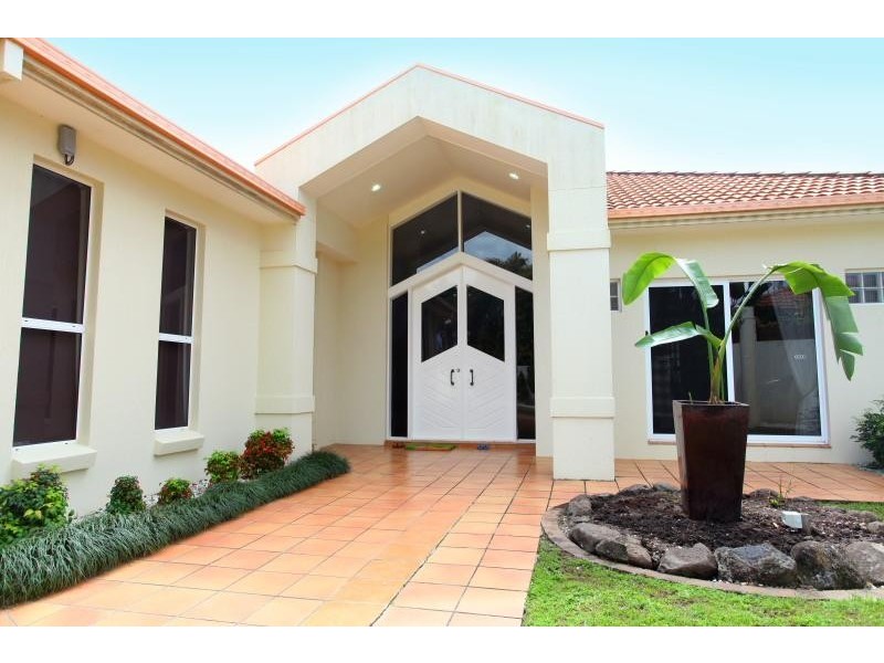 Clear Island Waters QLD 4226