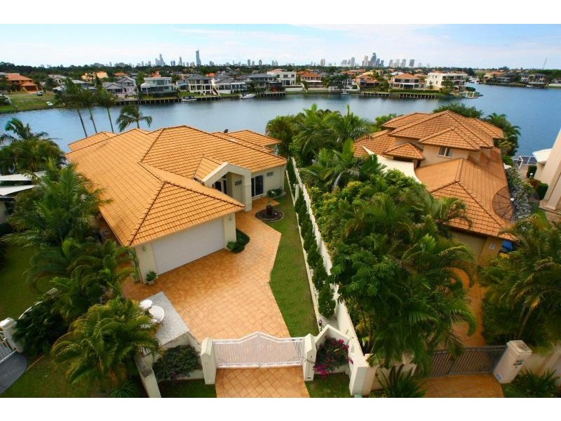 Clear Island Waters QLD 4226