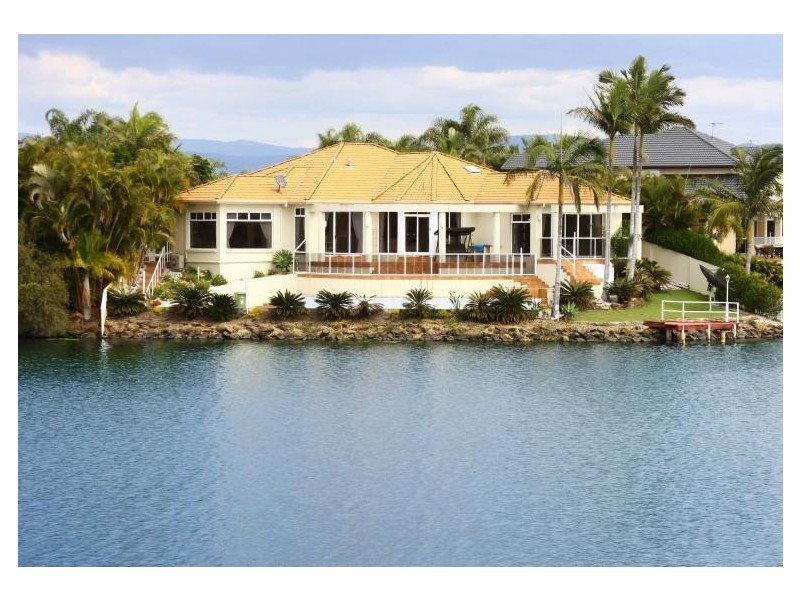 Clear Island Waters QLD 4226