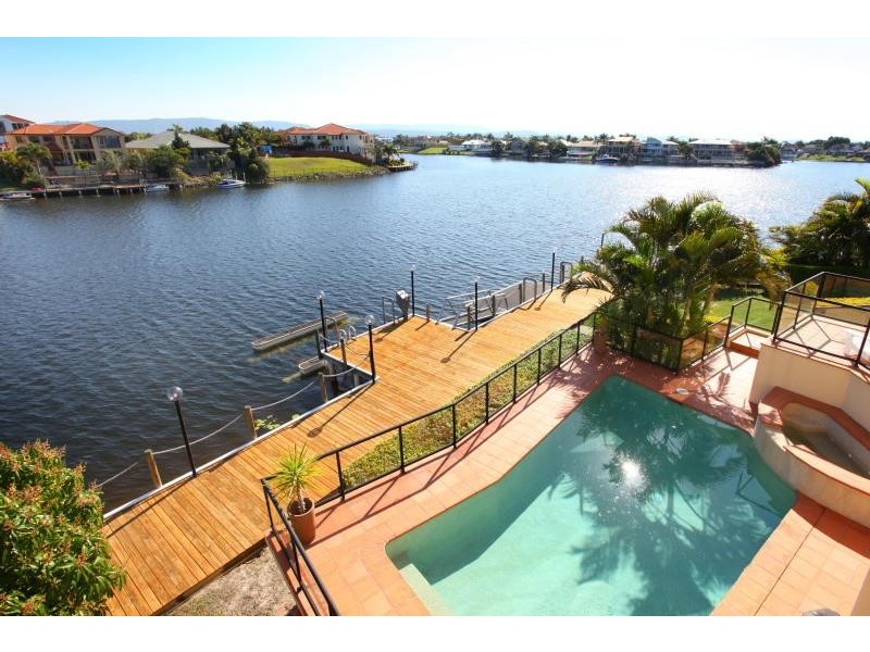 3 Clear Water Bay Avenue, Clear Island Waters QLD 4226