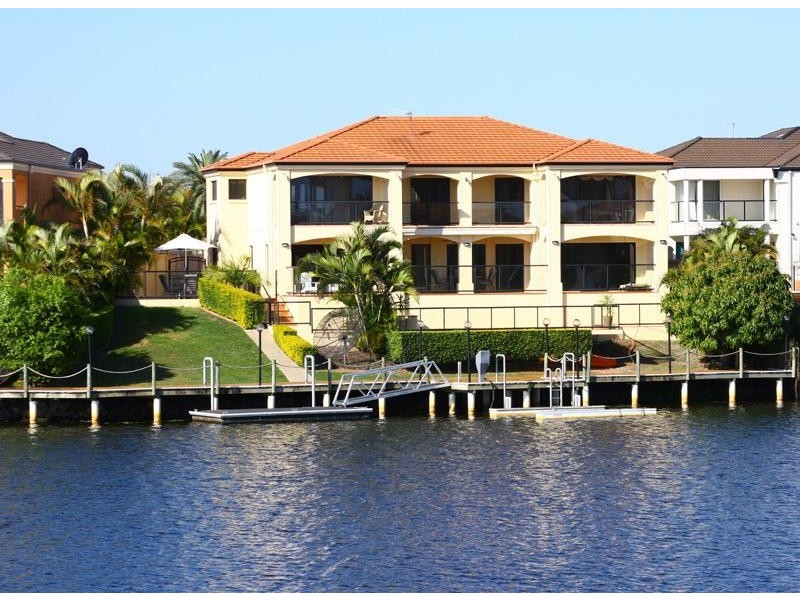 3 Clear Water Bay Avenue, Clear Island Waters QLD 4226