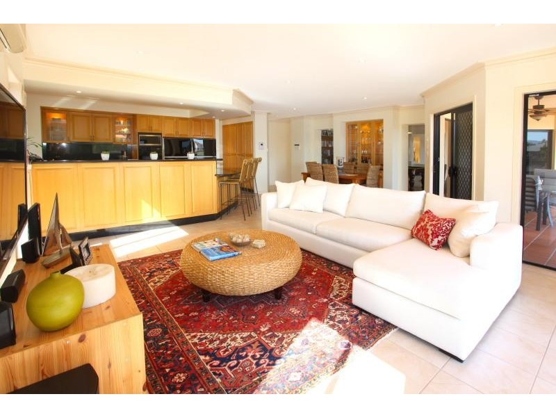 3 Clear Water Bay Avenue, Clear Island Waters QLD 4226